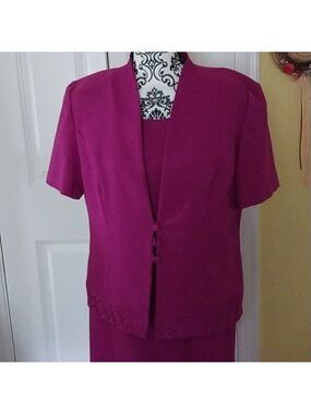 Koret 2 Piece Cranberry  Color Dress With  Bottom Design Jacket Size 12